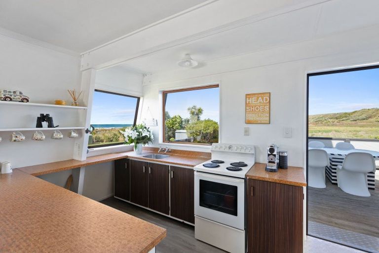 Photo of property in 3 Harapaki Road, Riversdale Beach, Masterton, 5872