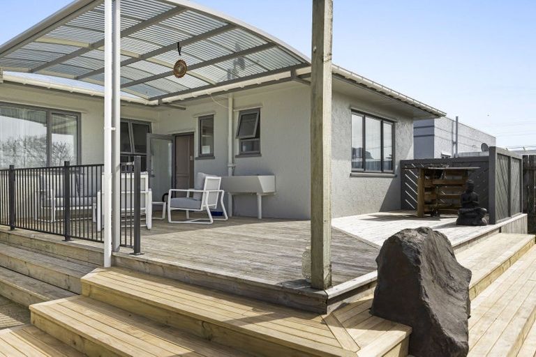 Photo of property in 15 Tasman Street, Opunake, 4616