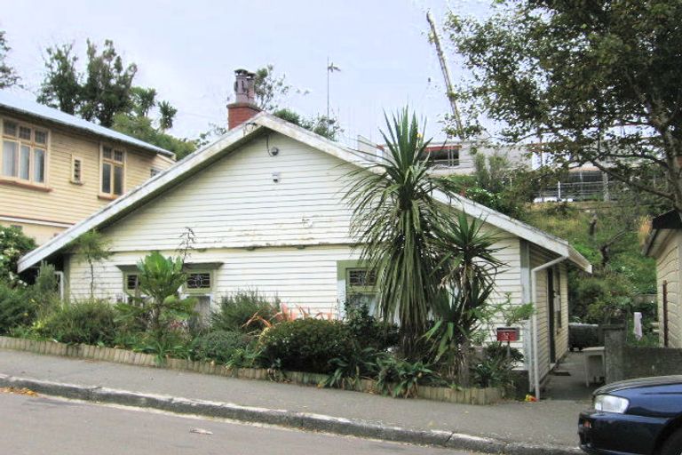 Photo of property in 52 Te Wharepouri Street, Berhampore, Wellington, 6023