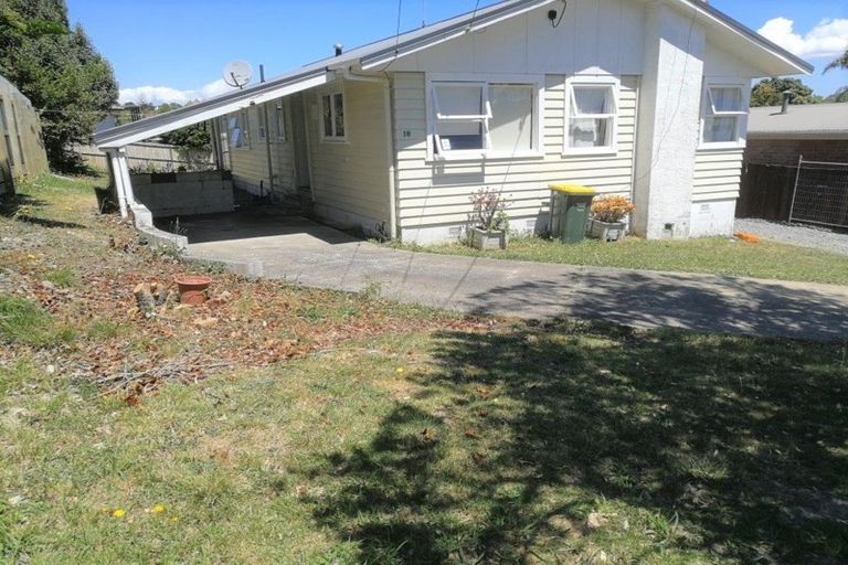 Photo of property in 18 Trinidad Road, Sunnynook, Auckland, 0620