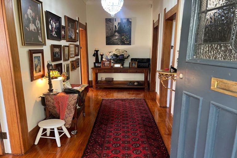 Photo of property in 44 Victoria Street, Carterton, 5713