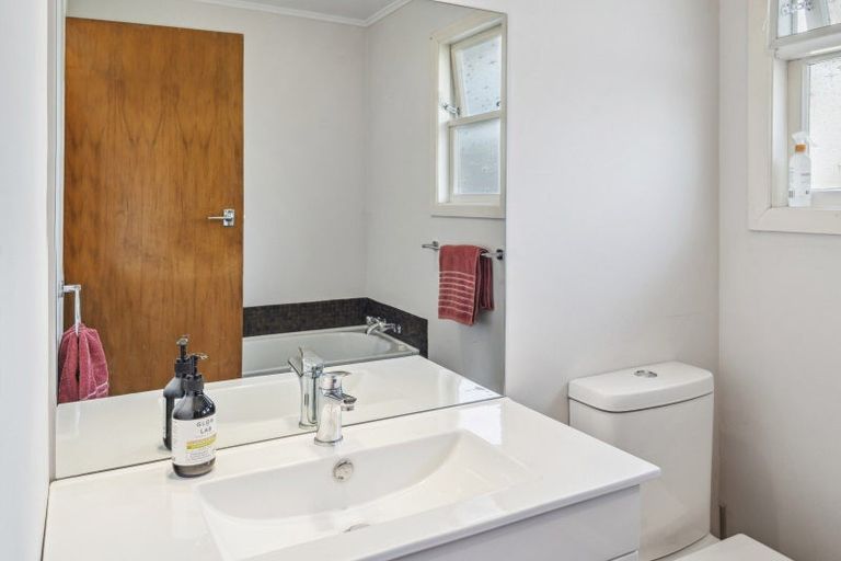 Photo of property in 8 Leslie Street, Taupo, 3330