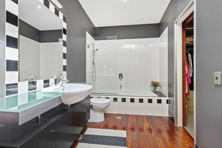 Photo of property in Dominion Apartments, 23/80 Victoria Street, Wellington Central, Wellington, 6011