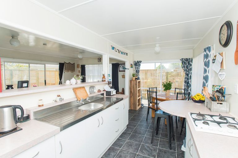 Photo of property in 103 Huxley Road, Outer Kaiti, Gisborne, 4010