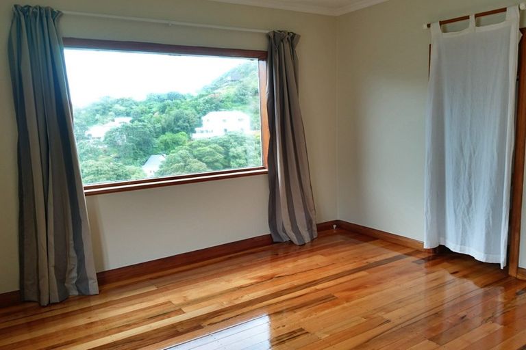 Photo of property in 11 Oku Street, Island Bay, Wellington, 6023