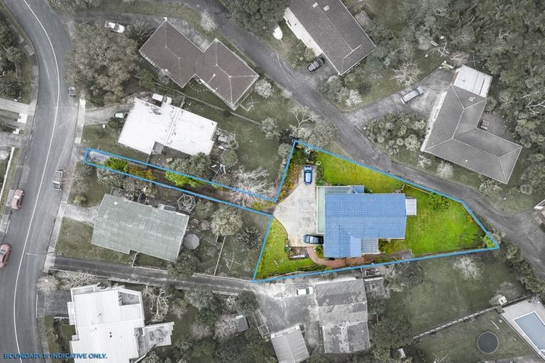 Photo of property in 80 Ravenwood Drive, Forrest Hill, Auckland, 0620