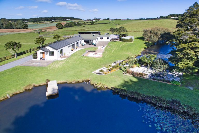 Photo of property in 110 Farmpark Road, Waiuku, 2681