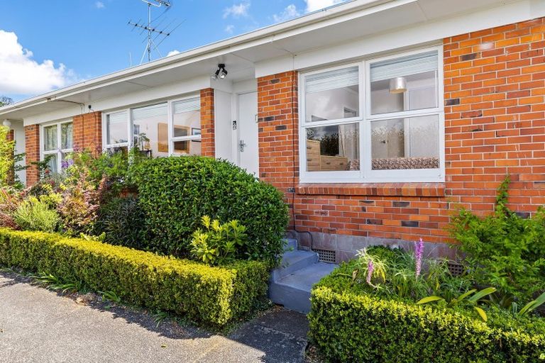 Photo of property in 2/52 Church Street, Northcote Point, Auckland, 0627