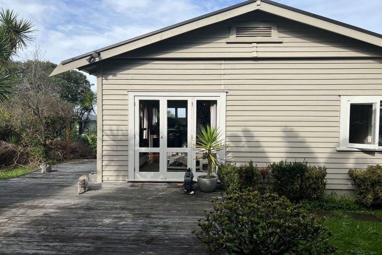 Photo of property in 72 Carlisle Road, Browns Bay, Auckland, 0632