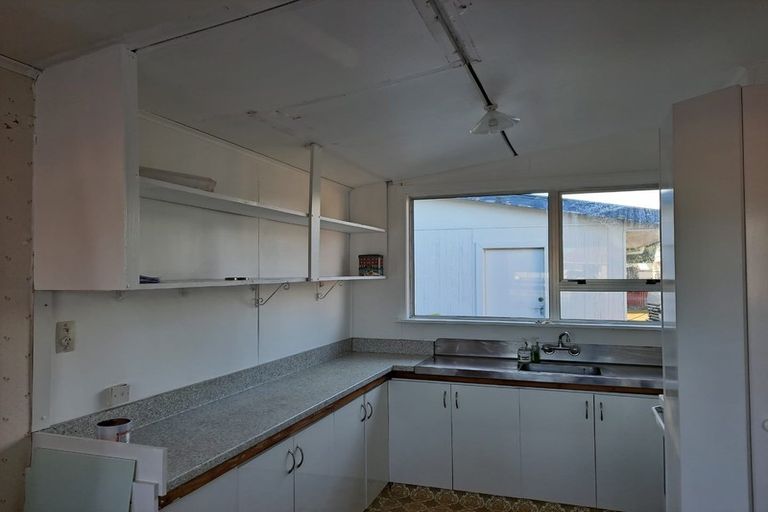 Photo of property in 43 Wynyard Street, Normanby, Hawera, 4614