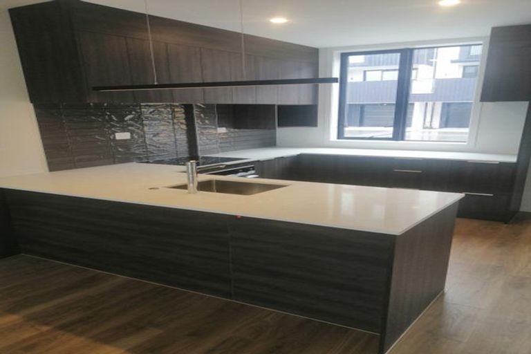 Photo of property in 3/28 Pennant Street, Long Bay, Auckland, 0630