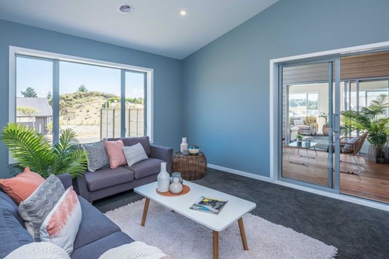 Photo of property in 1 Lamont Place, Waikanae, 5036
