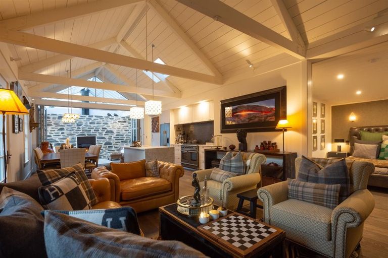 Photo of property in 32 Flynn Lane, Arrowtown, 9302