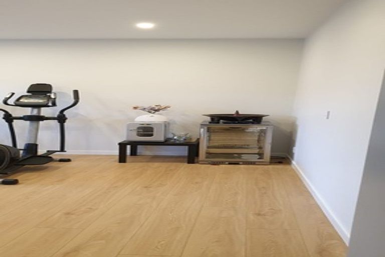 Photo of property in 4 Kauri Grove Drive, Kumeu, 0810