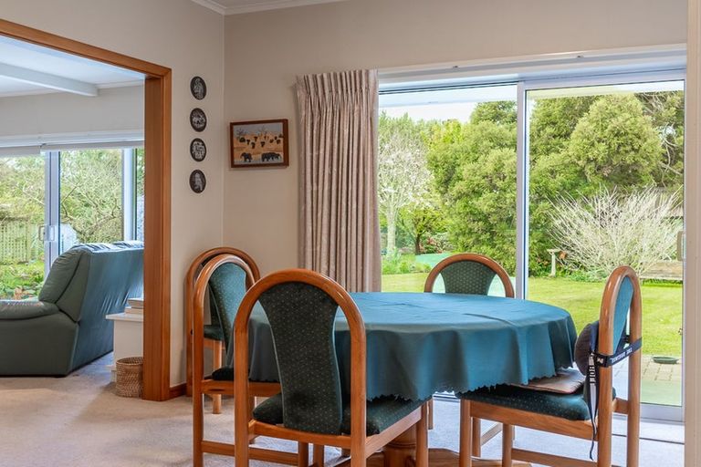 Photo of property in 249 Te Moana Road, Waikanae, 5036