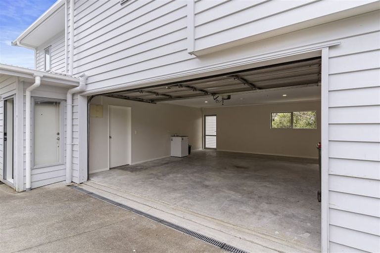 Photo of property in 49f Lancaster Road, Beach Haven, Auckland, 0626