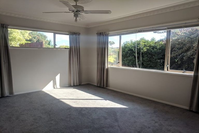 Photo of property in 4 Robin Lane, Browns Bay, Auckland, 0630
