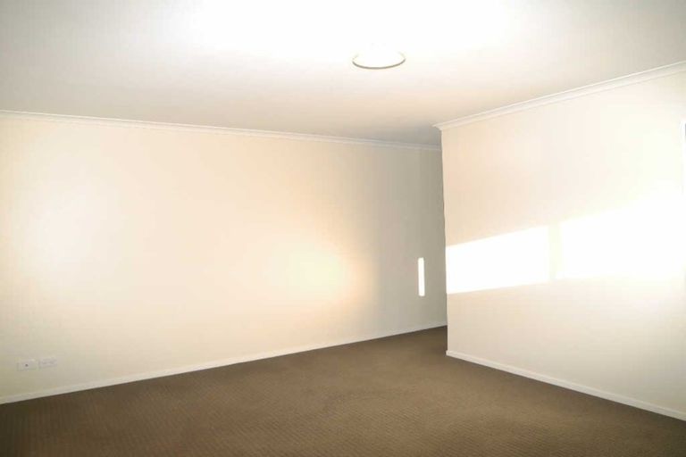 Photo of property in 5 Cascade Way, Paraparaumu, 5032