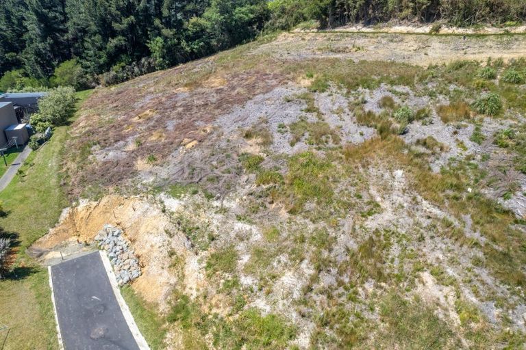 Photo of property in 16 Raukura Rise, Picton, 7220