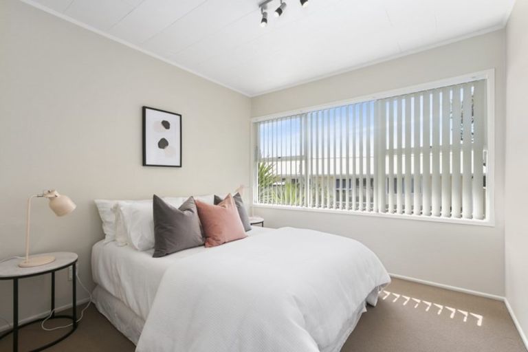 Photo of property in 17 Lindis Place, Mangere Bridge, Auckland, 2022