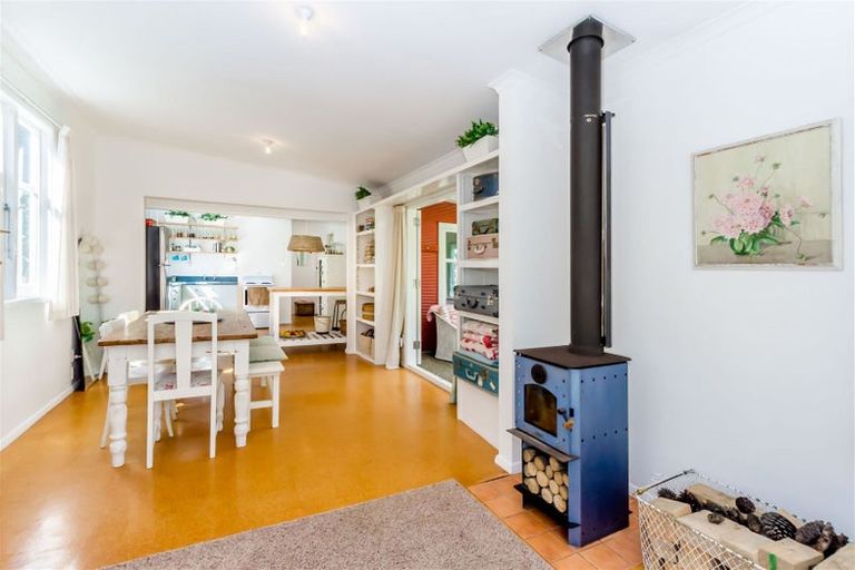 Photo of property in 42 Field Way, Waikanae Beach, Waikanae, 5036