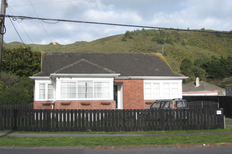 Photo of property in 114 Waddington Drive, Naenae, Lower Hutt, 5011