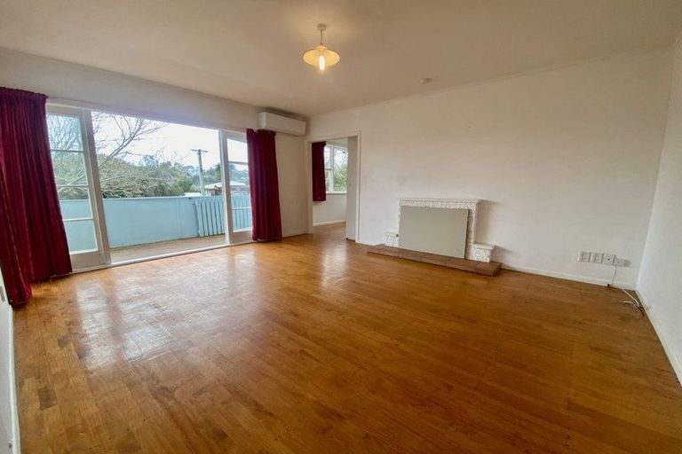 Photo of property in 64 Selwyn Crescent, Forrest Hill, Auckland, 0620