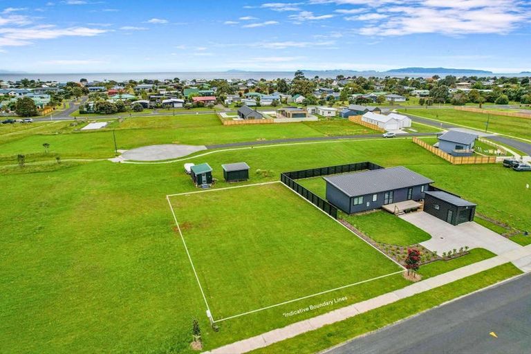 Photo of property in 12 Motutere Drive, Matarangi, 3592