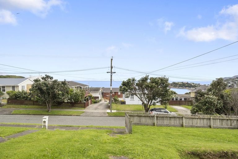 Photo of property in 30 Matatiro Street, Titahi Bay, Porirua, 5022