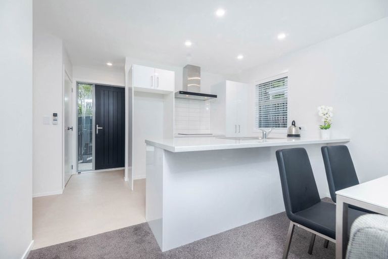 Photo of property in 27d Ranui Terrace, Tawa, Wellington, 5028