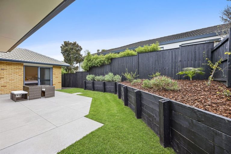Photo of property in 25 Dairyland Drive, East Tamaki Heights, Auckland, 2016