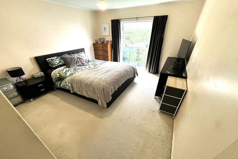 Photo of property in 15a Heathglen Place, Bayview, Auckland, 0629