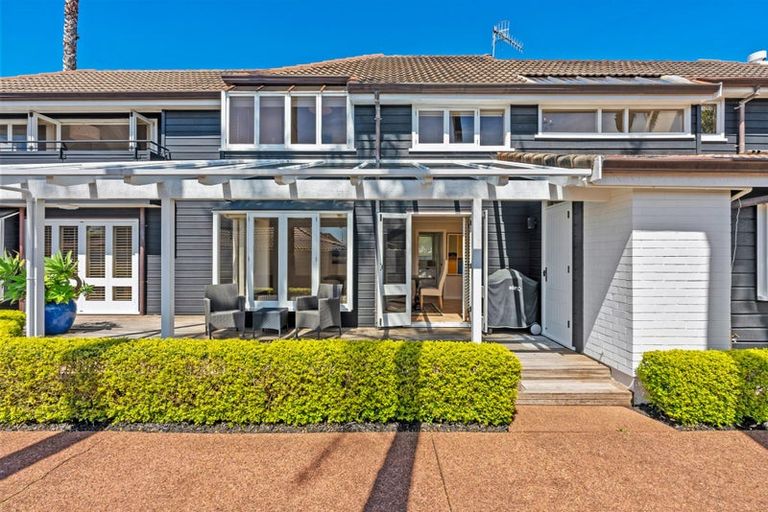 Photo of property in 31 Milford Road, Milford, Auckland, 0620