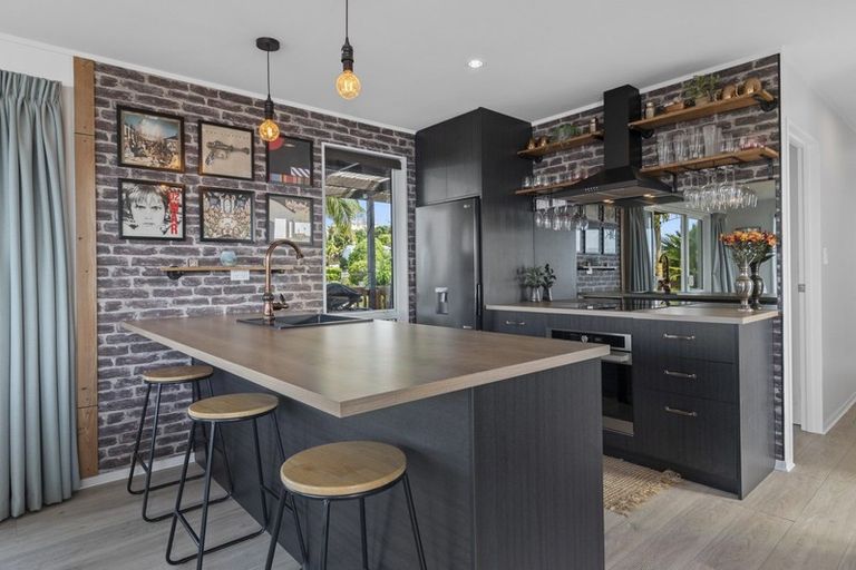 Photo of property in 115b Harbour View Road, Omokoroa, 3114