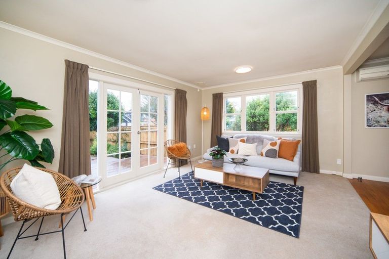 Photo of property in 4 Woodstock Place, Hokowhitu, Palmerston North, 4410