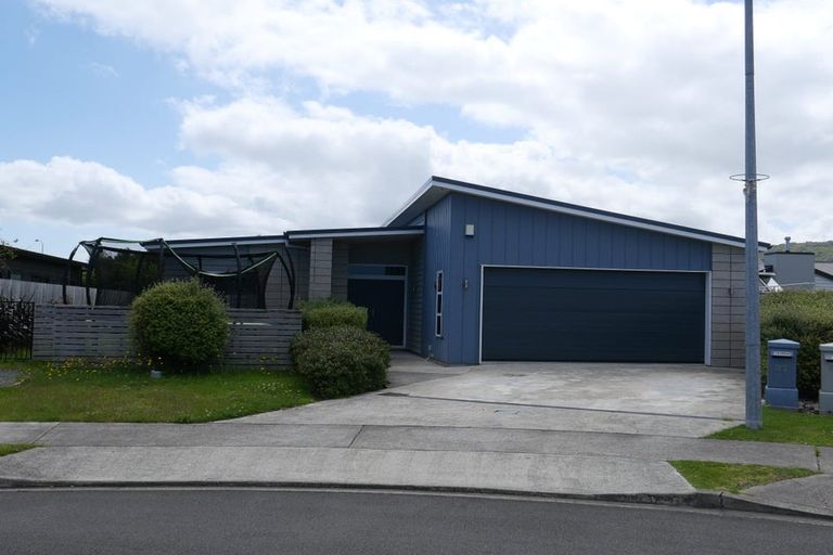 Photo of property in 37 Gallipoli Place, Paraparaumu, 5032