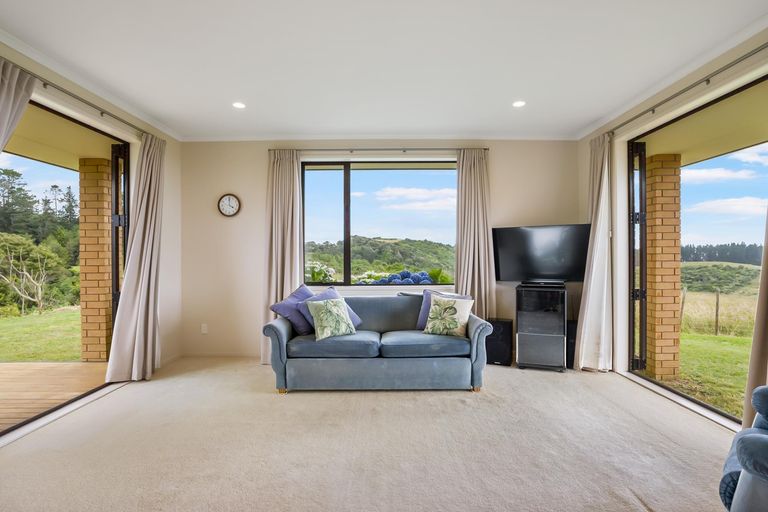 Photo of property in 807 Ponga Road, Opaheke, Papakura, 2584