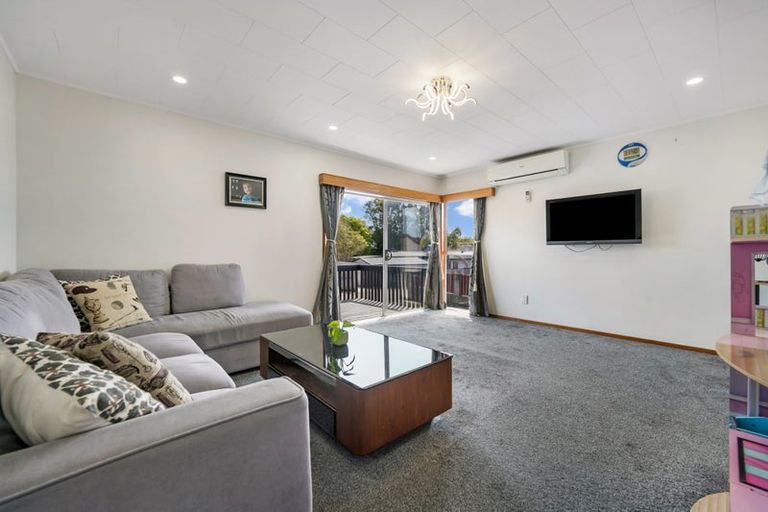 Photo of property in 14b Pipitea Place, Massey, Auckland, 0614