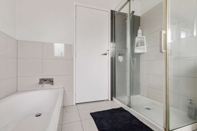 Photo of property in 24 Catkin Crescent, Papatoetoe, Auckland, 2025