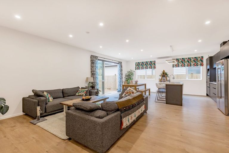 Photo of property in 5 Ropere Street, Kumeu, 0810