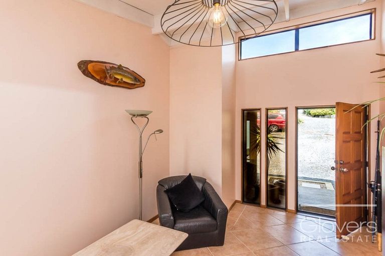 Photo of property in 23 Te Ahuahu Road, Piha, New Lynn, 0772