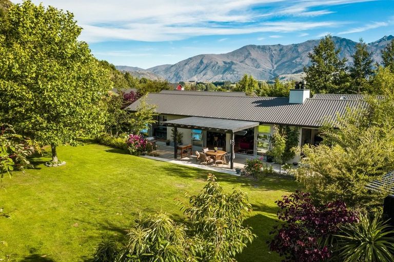Photo of property in Butel Park, 50 Essex Avenue, Arrowtown, 9302