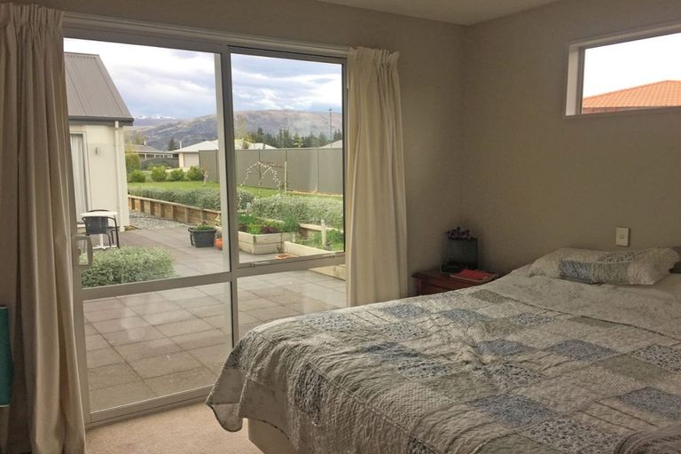 Photo of property in 9 Marbleleaf Lane, Albert Town, Wanaka, 9305