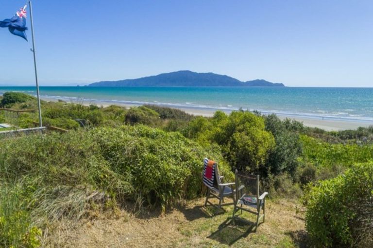 Photo of property in 91 Field Way, Waikanae Beach, Waikanae, 5036
