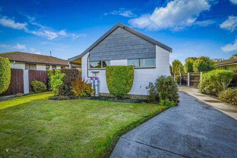 Photo of property in 16 Mahoe Street, Templeton, Christchurch, 8042