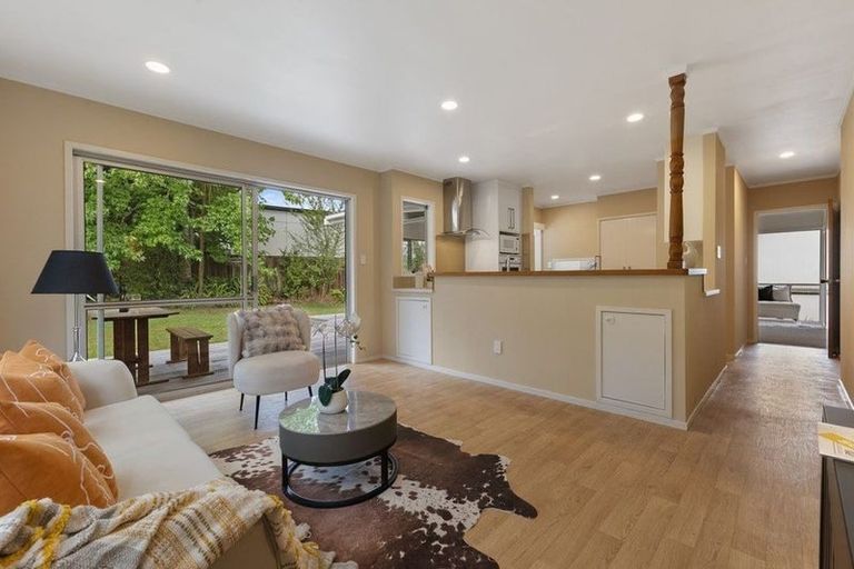 Photo of property in 82a Beach Road, Mellons Bay, Auckland, 2014
