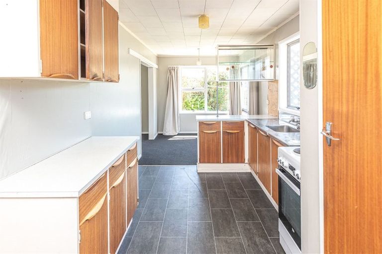 Photo of property in 112 Hinau Street, Castlecliff, Whanganui, 4501