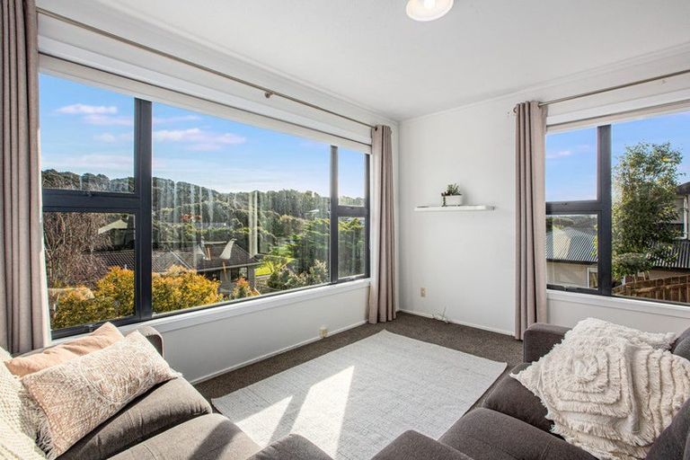 Photo of property in 49a Albatross Close, Whitby, Porirua, 5024