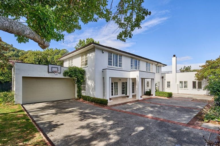 Photo of property in 25 Cheviot Road, Lowry Bay, Lower Hutt, 5013