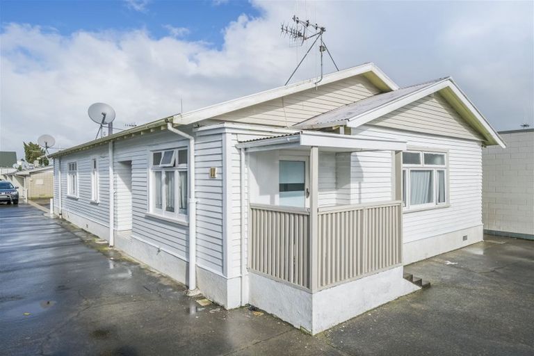 Photo of property in 1-2/8 Dahlia Street, Palmerston North, 4410